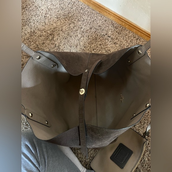 Authentic COACH tote purse - Picture 7 of 7